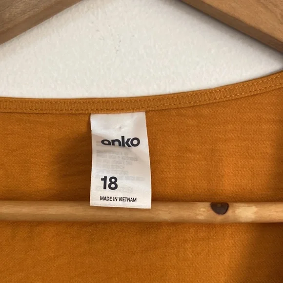 Mustard Coloured V neckline T-Shirt - Size 18 - Picture 2 of 6